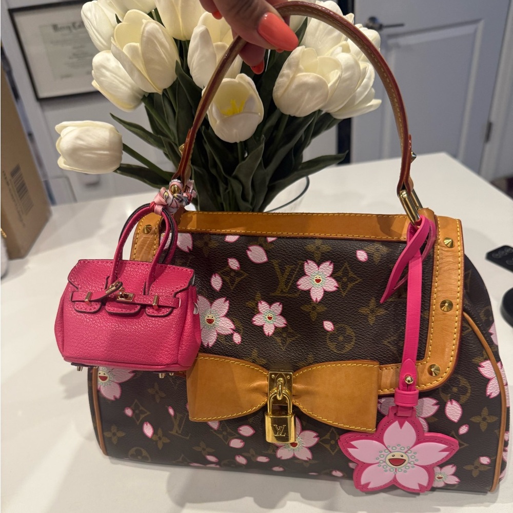 LOUIS VUITTON
TAKASHI MURAKAMI X LV MONOGRAM CHERRY BLOSSOM SAC RETRO PM - Picture 2 of 15